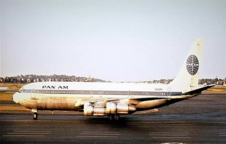 Pan Am 812 Menabrak Gunung di Bali Utara, 107 Orang Tewas